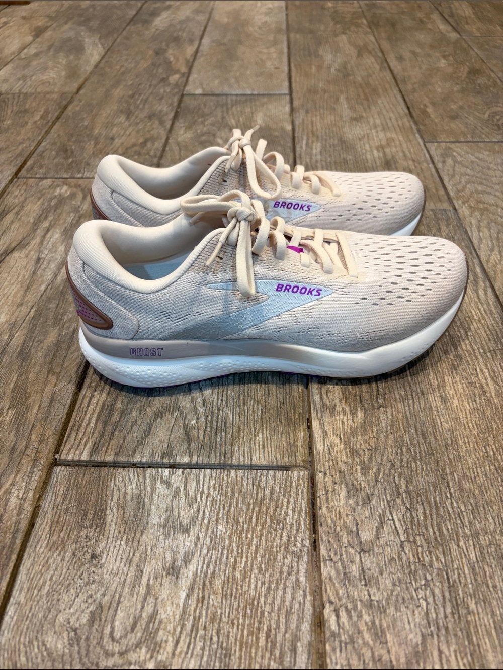 Brooks Ghost 16 Women's Running Shoes - Light Beige size 8.5